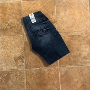 DENIZE FROM LEVI’S JOOGER